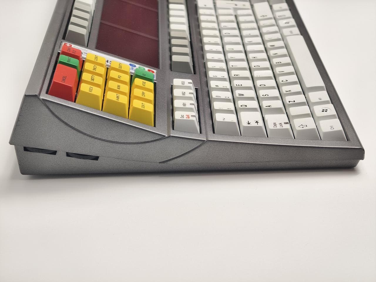 Vintech Series 06 Desktop Terminal - Gallery image 4 showing project details