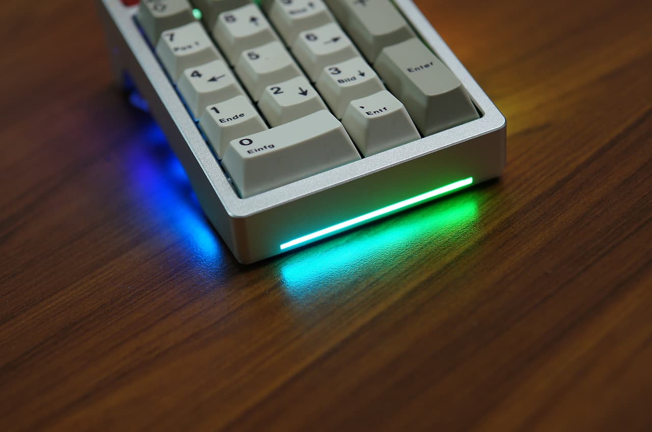 Duck Light Pad V2 - Gallery image 6 showing project details