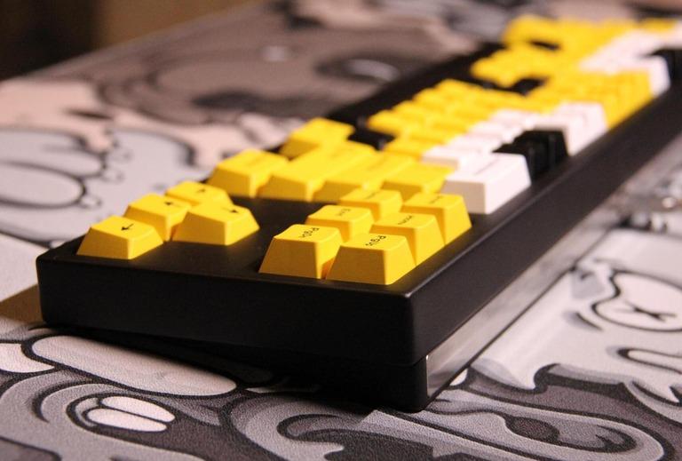 Alveus (IC) - Keyboard interest check cover image featuring Alveus, FRL keyboard, mechanical keyboard, custom keyboard,  brass weight, stainless steel backplate, MX switches, EC switches,  tray mount,  C4 daughterboard