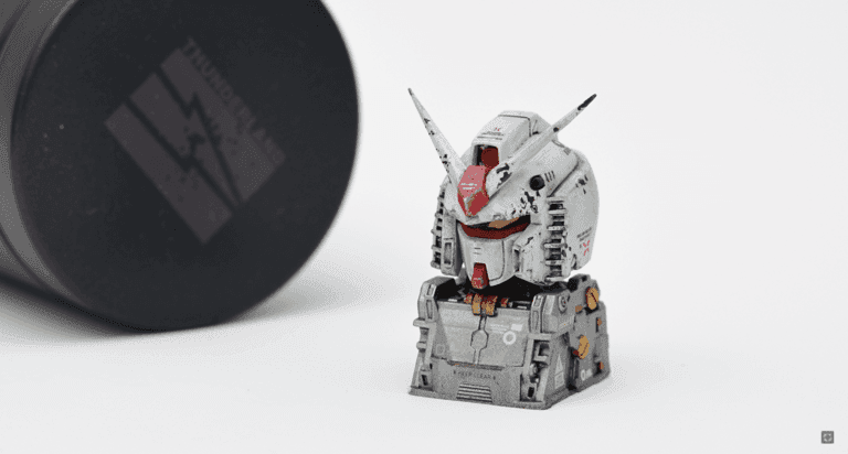 Gundam and Zaku Artisan Keycaps (IC)