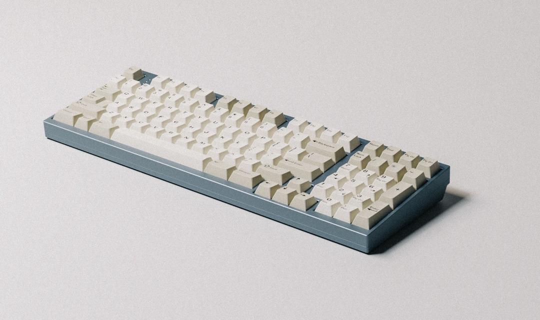 925 (IC)