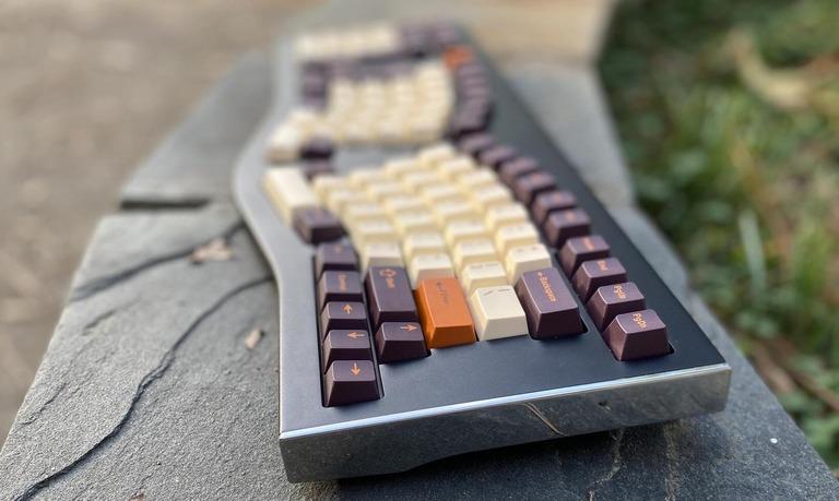 Jabberwocky Keyboard (GB) - Keyboard group buy cover image featuring Jabberwocky Keyboard, CNC Edition, mechanical keyboard, full-size keyboard, ergonomic keyboard, Sinister layout, DIY kit, GMK Birch, aluminum board, FR4 kits