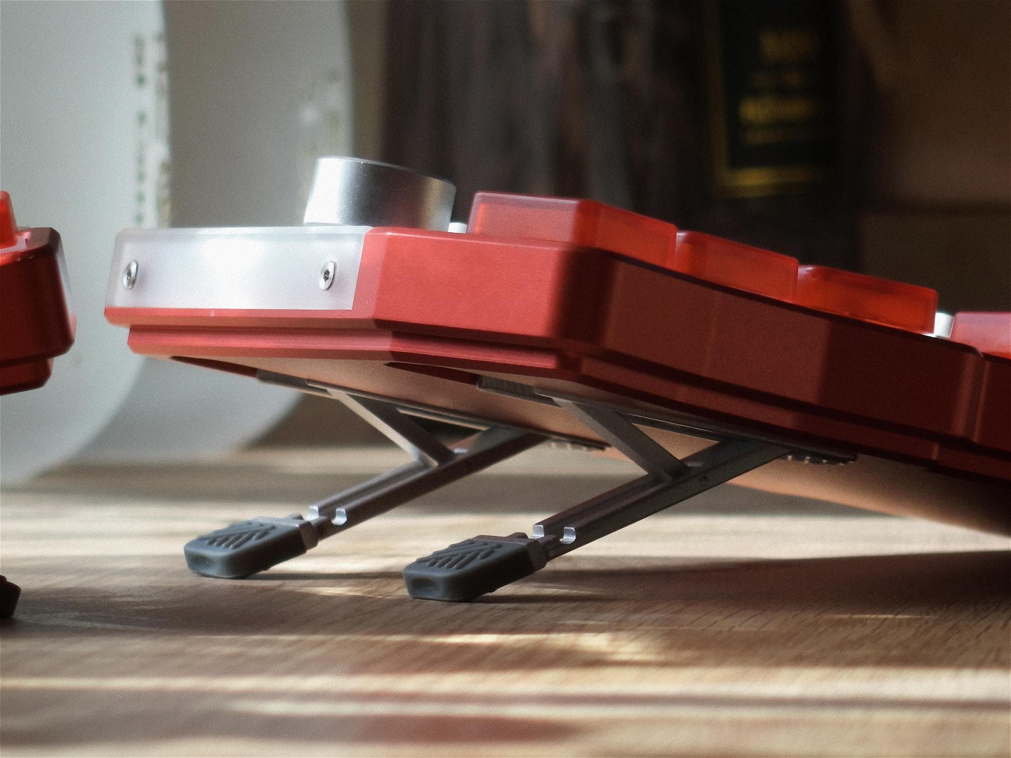 Cornix Split Low-Profile Board - Gallery image 4 showing project details