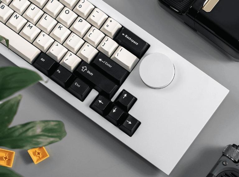 Aquila 65% - Keyboard group buy cover image featuring Aquila 65%, 65% keyboard, wireless, aluminum, gasket mount, VIA, QMK, 64 million color RGB