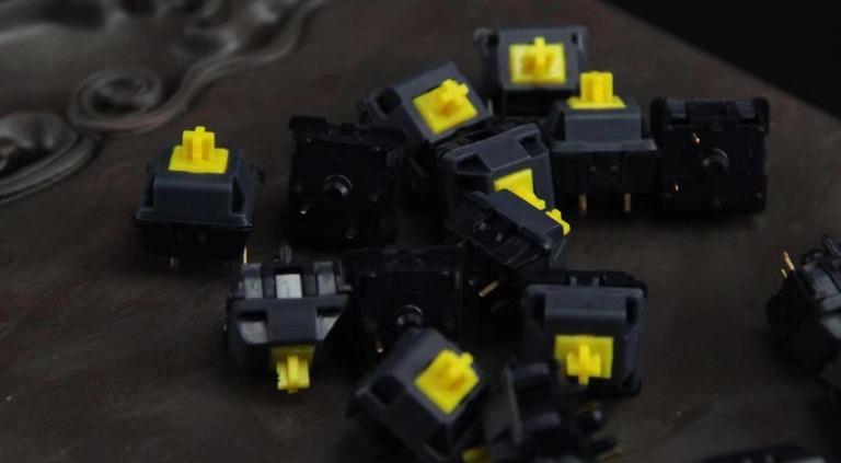 DesignerStudio White Jade & Graphite Gold Switches (IC)