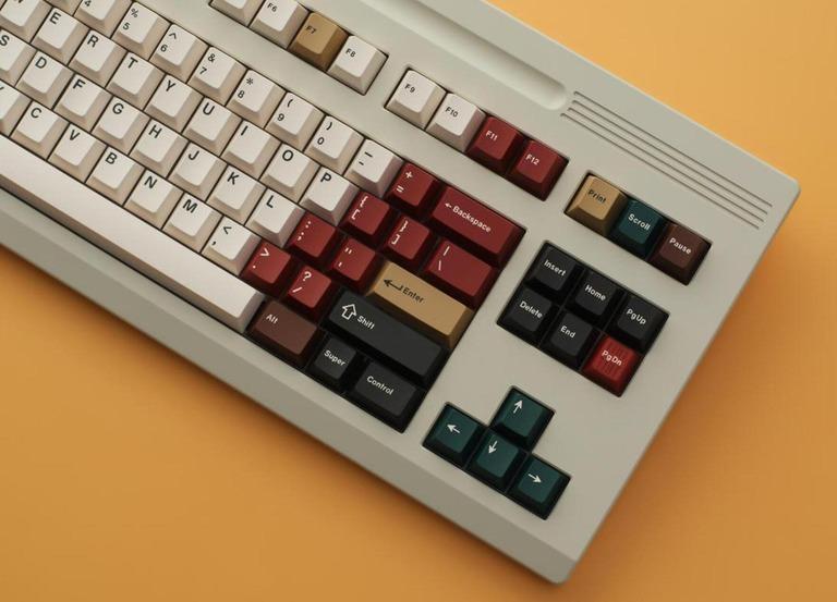 Class80 R2 - Keyboard group buy cover image featuring MM Studio, Class80R2, keyboard, in stock, sale, FCFS, Retro colors, PCB options, 6063 aluminum