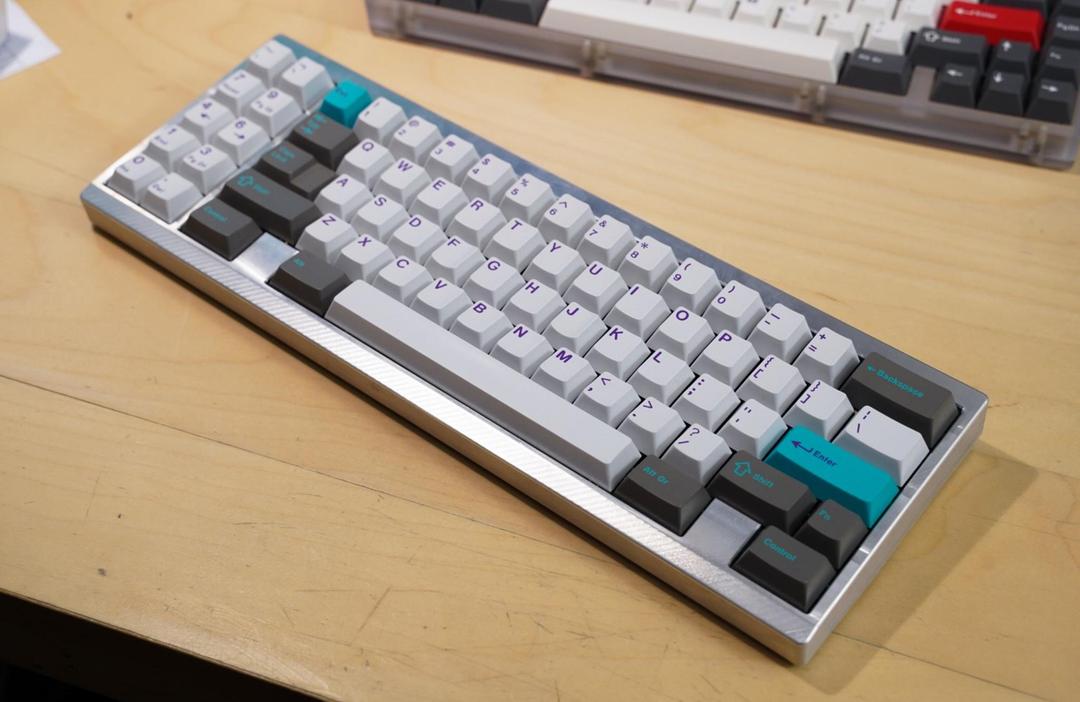 Jūbi 60%+ Custom Keyboard (IC)