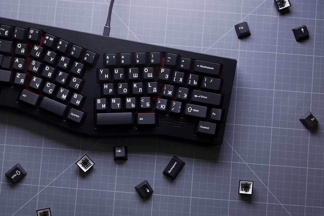 GMK Cyrillic WoB and Beige (IC)