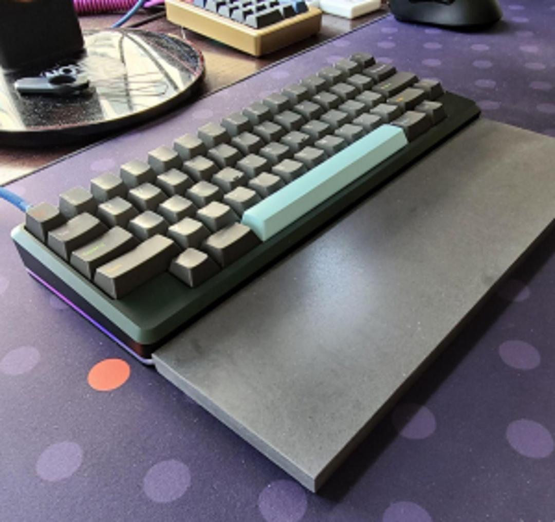 Simple Corian Wristrest (IC)