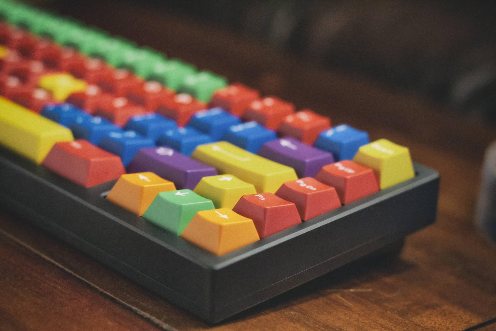 Merisi Sessantacinque (65%) - Keyboard group buy cover image featuring Merisi Sessantacinque, 65% keyboard, group buy, aluminum case, typing test, QMK, VIA compatible, layouts, customization, preorder, mechanical keyboards