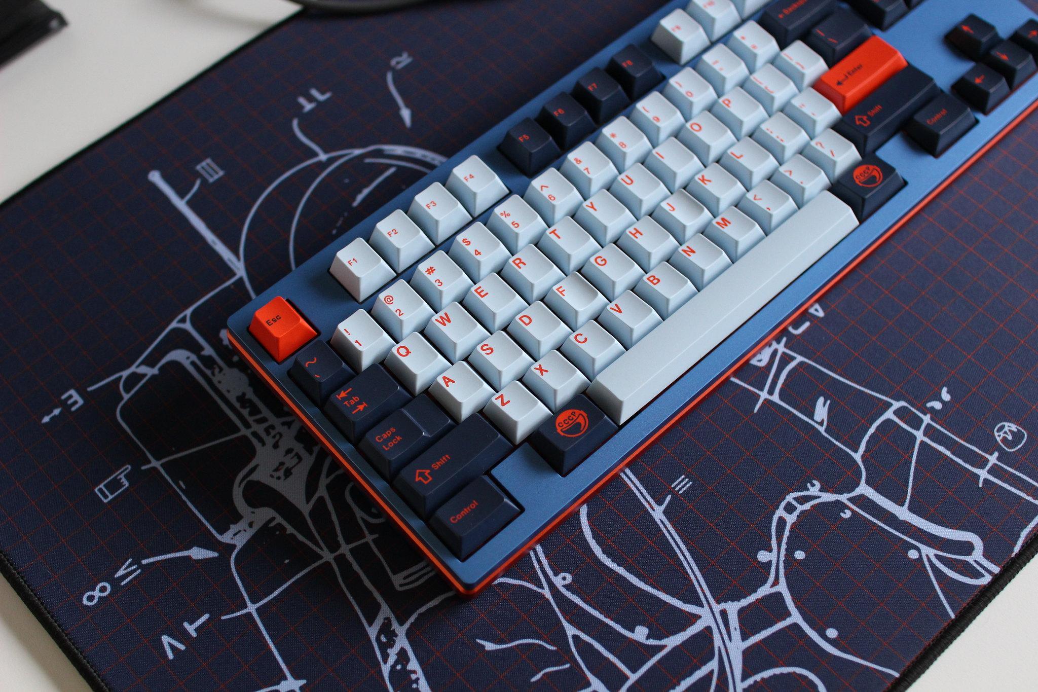 GMK Yuri R2 / GMK Skydata - Keycap group buy cover image featuring GMK Yuri R2, GMK Skydata, keycap set, Yuri Gagarin, group buy, Cherry profile, Cherry Picker kit, ABS material, novelty, deskmats