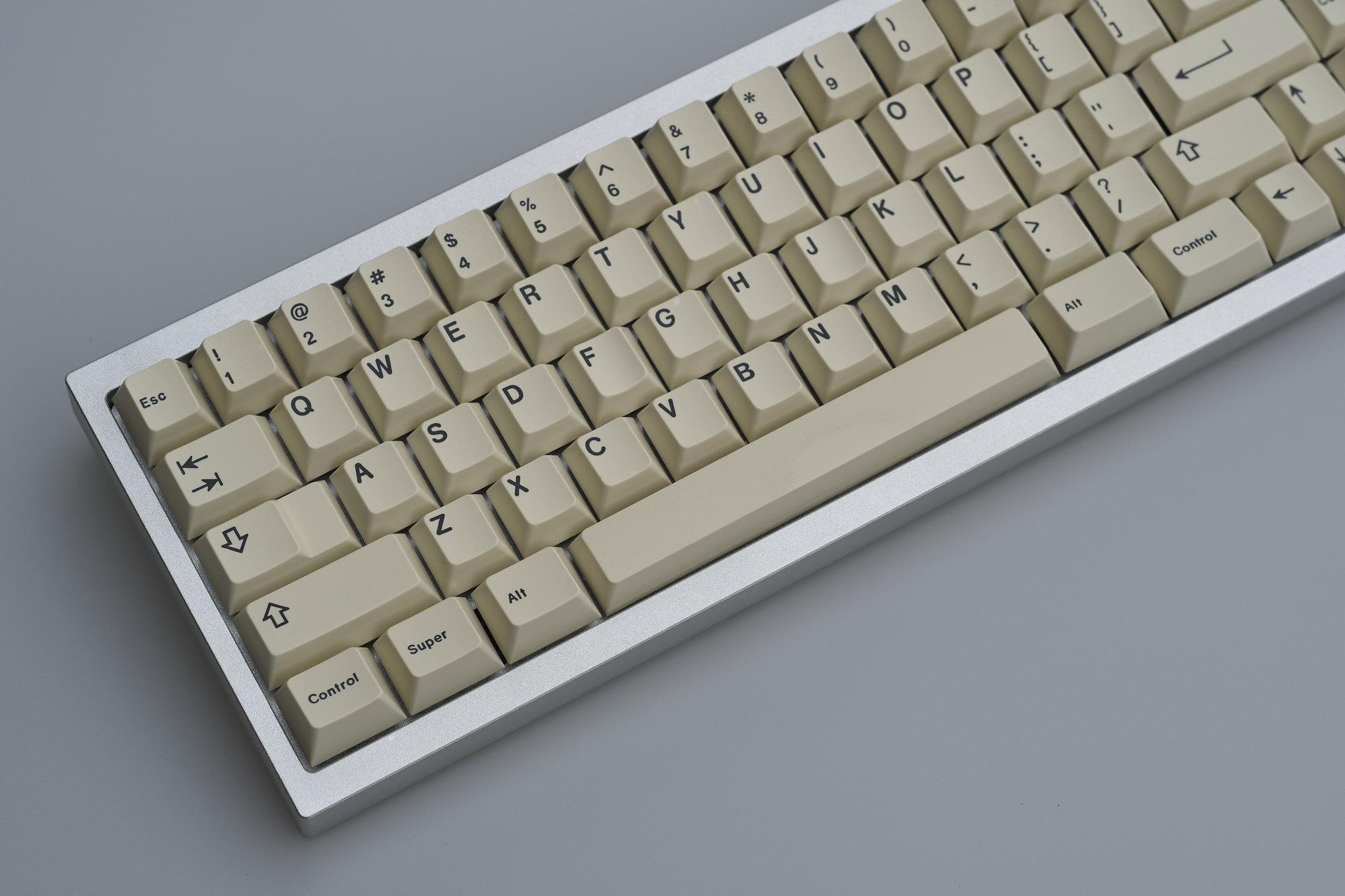 GMK Umka (IC) - Keycap interest check cover image featuring GMK Umka, interest check, GMK Carbon R2, group buy, Cherry profile, ABS material, keycap set, vendors