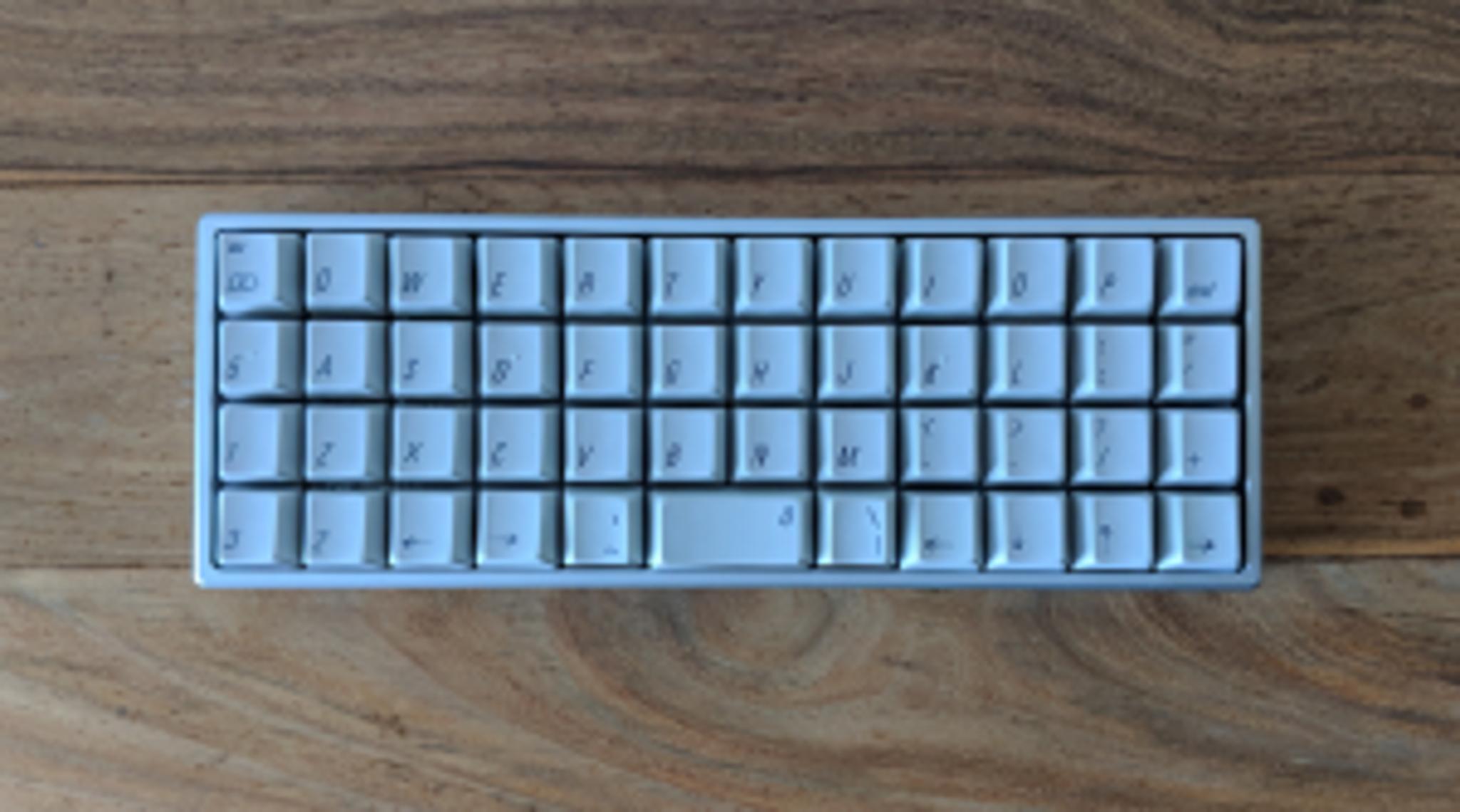 Contra Aluminum Case (IC) - Others interest check cover image featuring Contra, aluminum case, keyboard, ortholinear, prototype, Cartel, Hiney, ai03