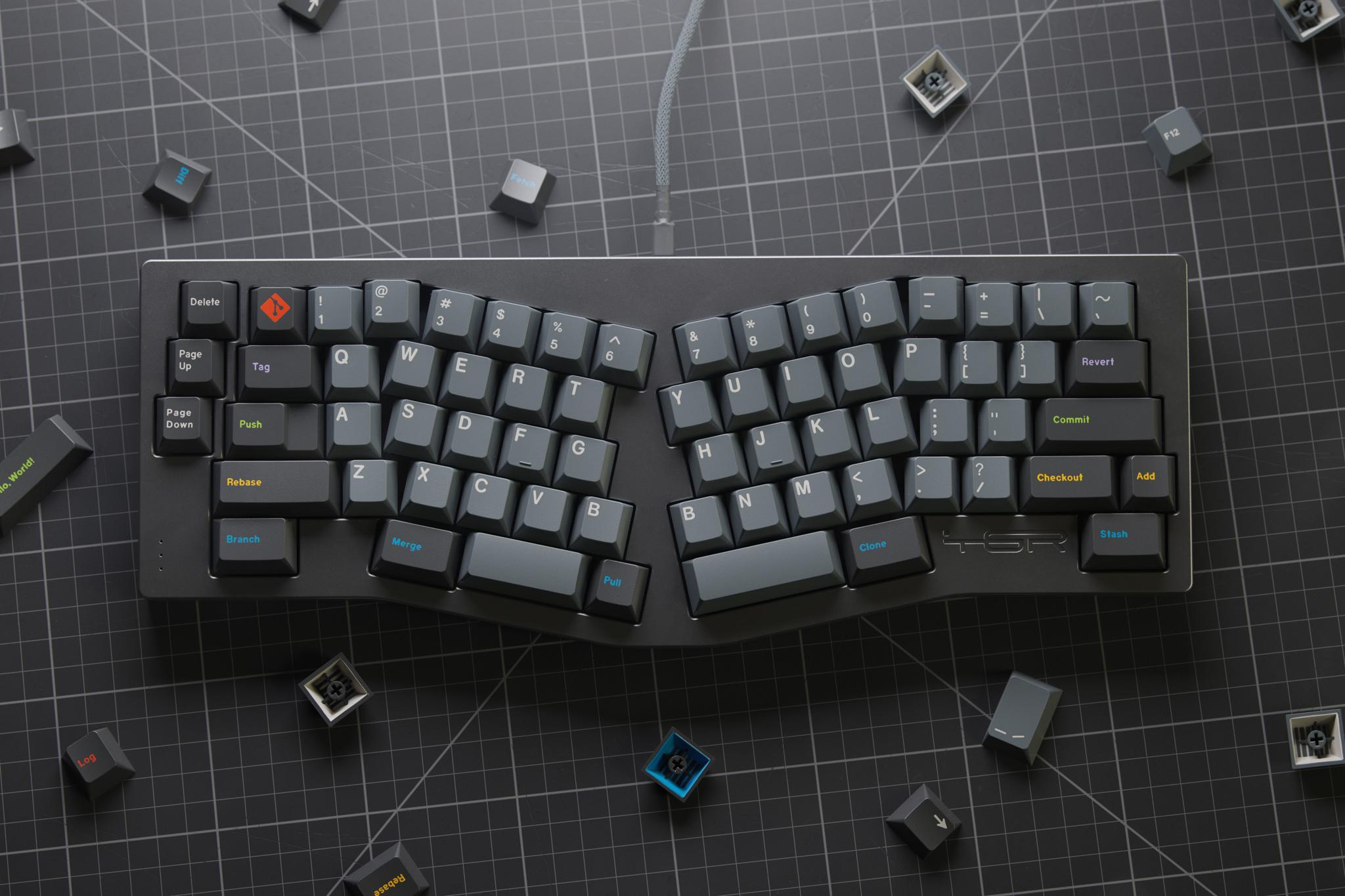 GMK Oblivion V3.1 - Keycap group buy cover image featuring GMK Oblivion, keyset, group buy, Hagoromo Alphas, Colevrak, keyboard, kits, vendors, pricing, timeline