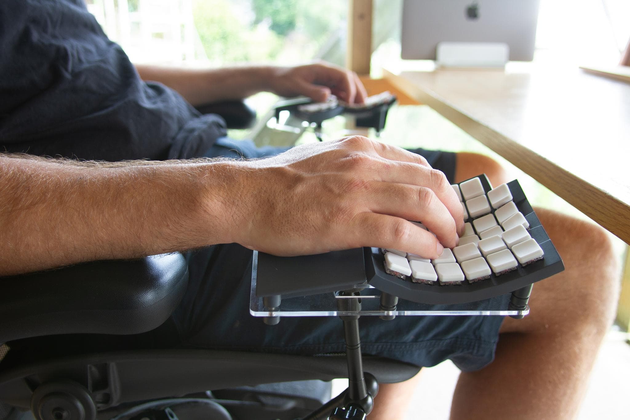 Glove80 Split Contoured Keyboard - Gallery image 2 showing project details