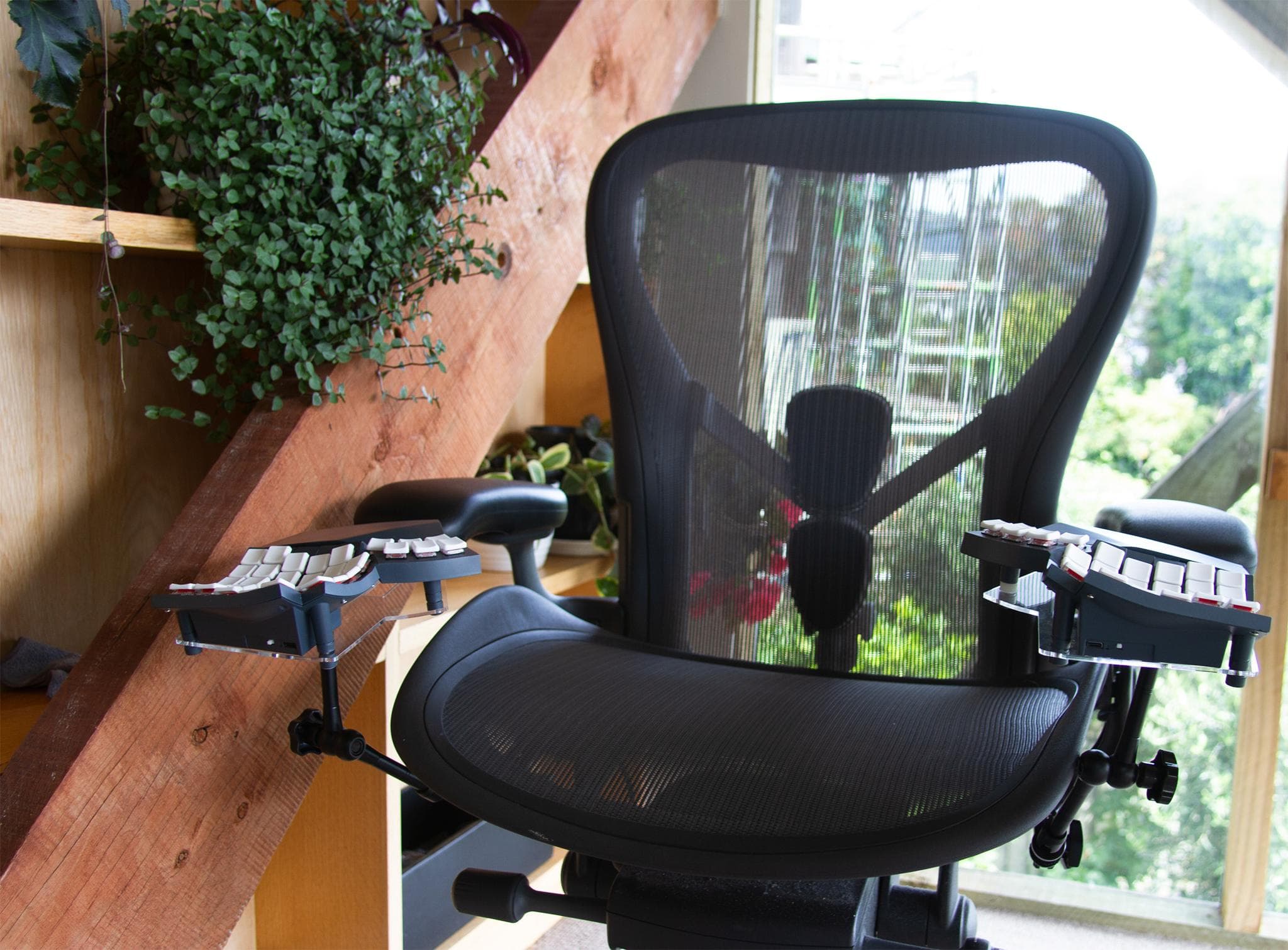 Glove80 Split Contoured Keyboard - Gallery image 3 showing project details