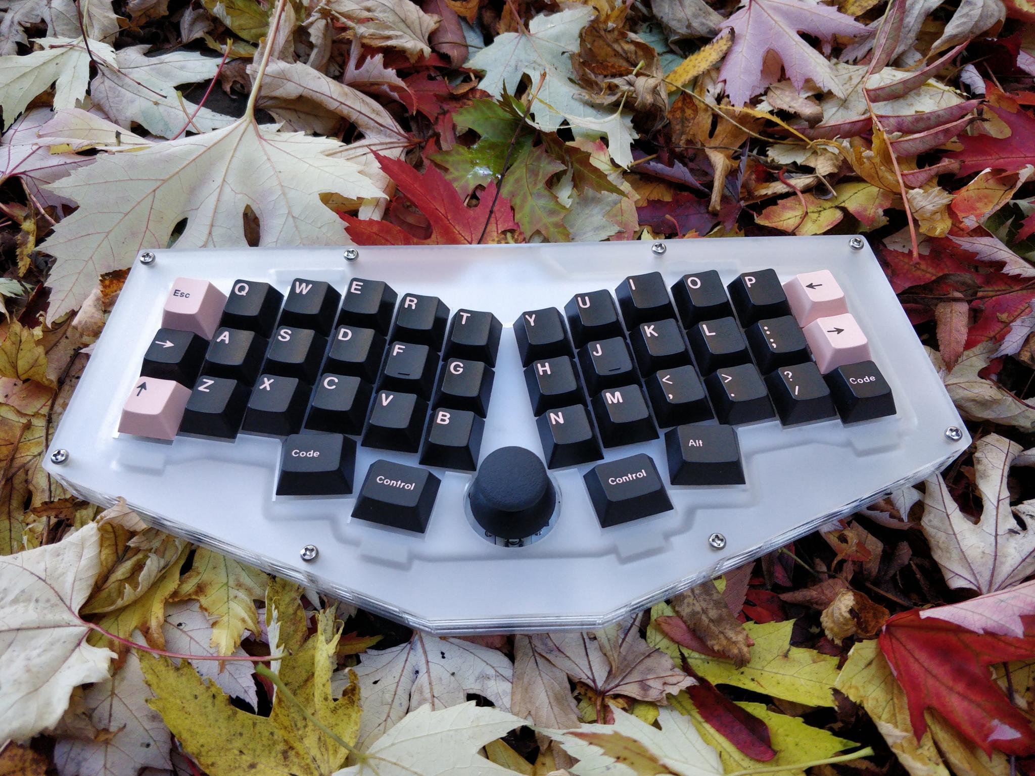 Edinburgh41 (IC) - Keyboard interest check cover image featuring Edinburgh41, mechanical keyboard, 40% keyboard, interest check, Reviung41, column staggered, QMK, Pro Micro, hotswap, thumbstick, acrylic case, PCB, LED underglow
