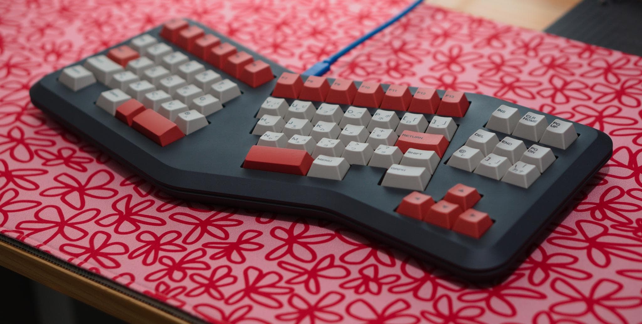 Nearfield Ergonomic Keyboard - Gallery image 2 showing project details