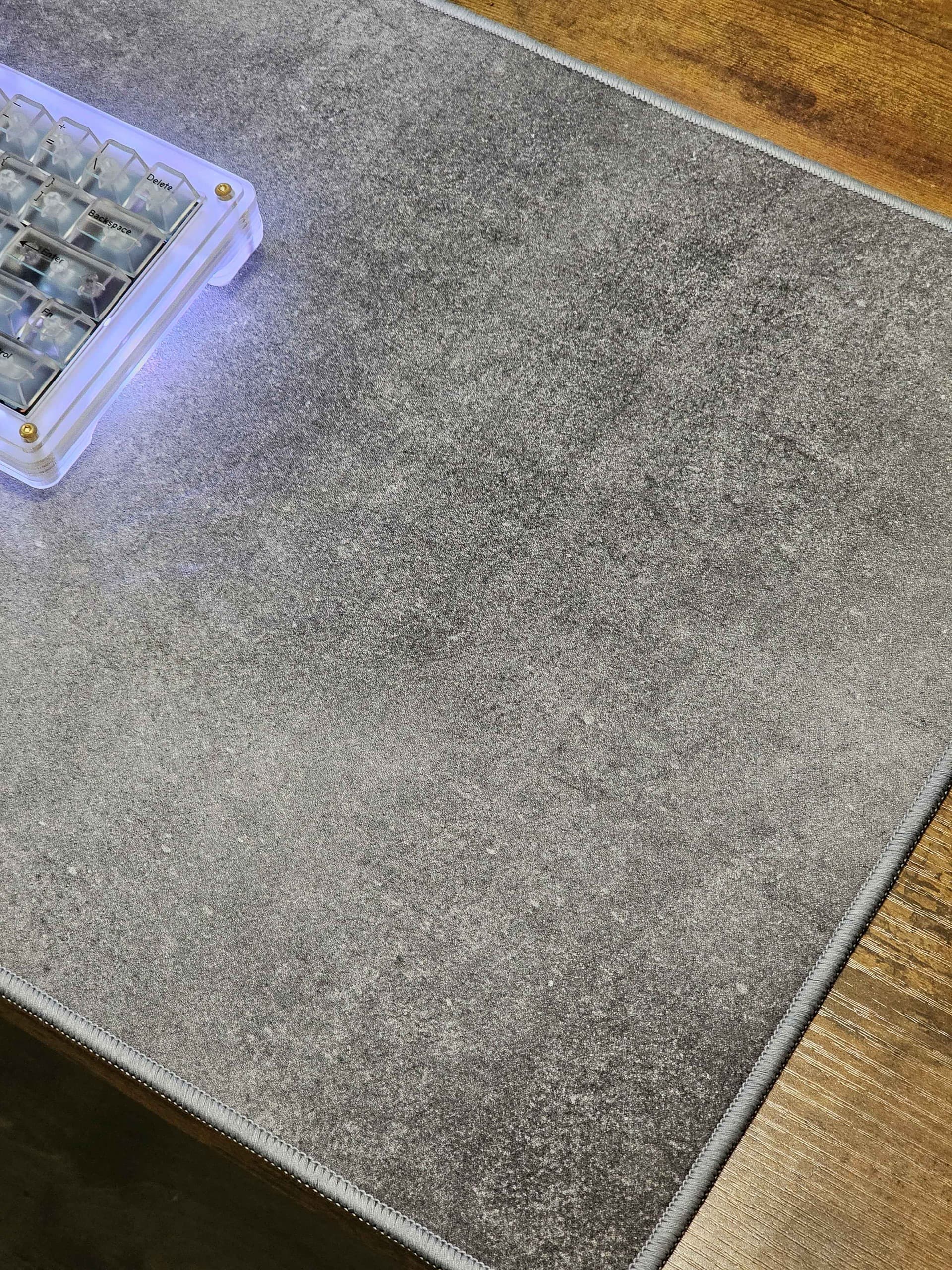 Concrete Deskmat R2 (IC)