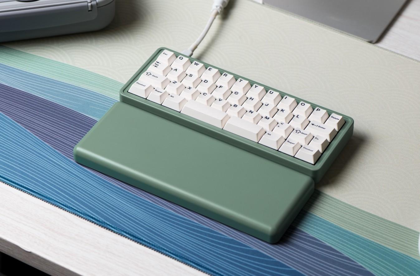 Minimi40 (GB) - Keyboard group buy cover image featuring Minimi40, group buy, portable keyboard, bento-themed keyboard, injection-molded, CannonKeys, QMK, ZMK, customizable