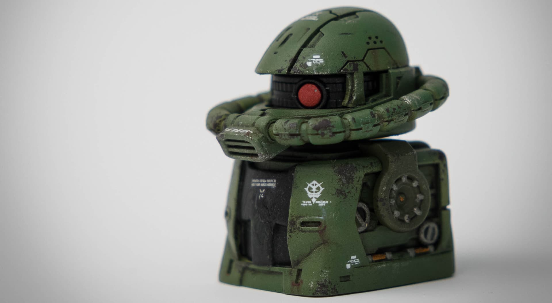 Gundam and Zaku Artisan Keycaps