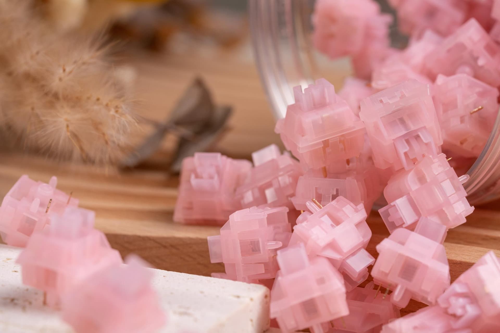 Keygeek Muguet Rose Switches